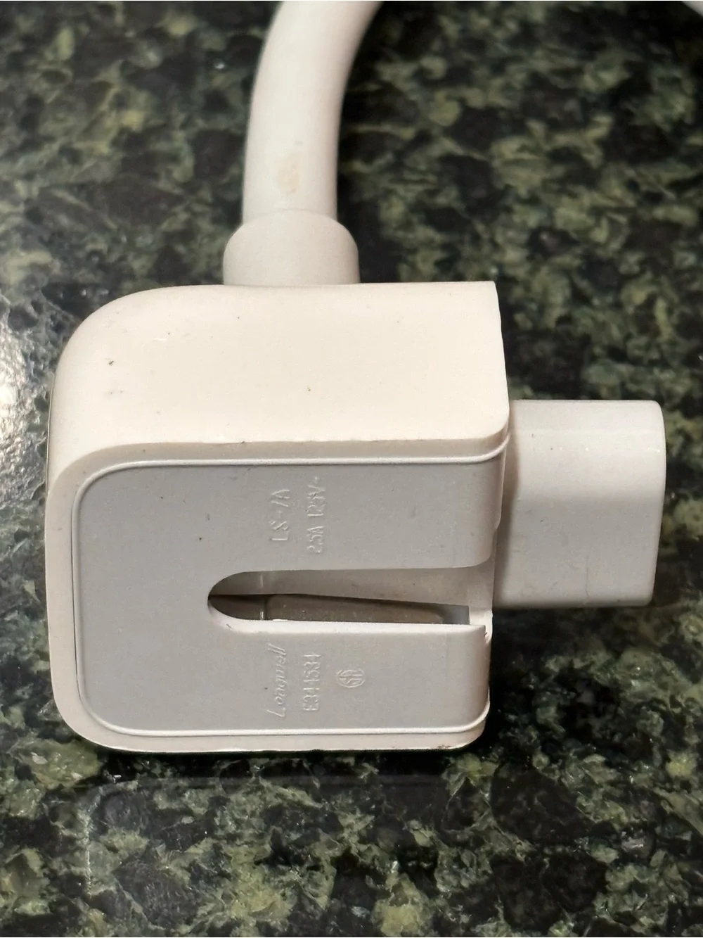 Apple White Magnetic Power Cable with Right-Angle Connector